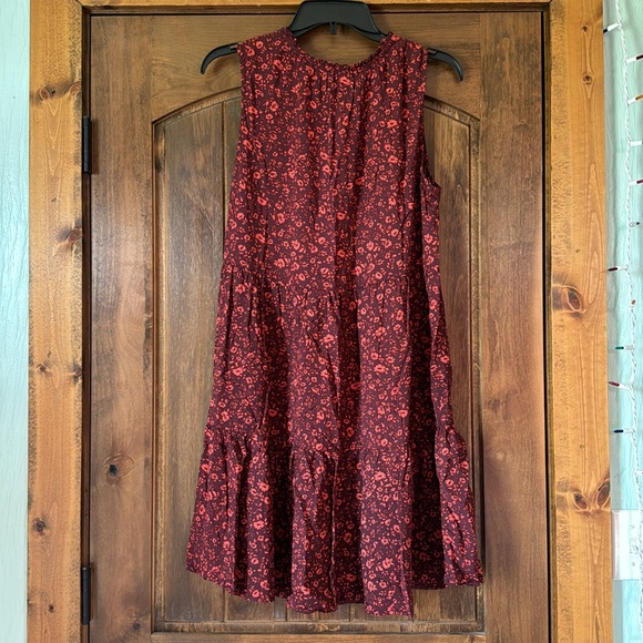 Loose Fit Floral Dress - Picture 2 of 6